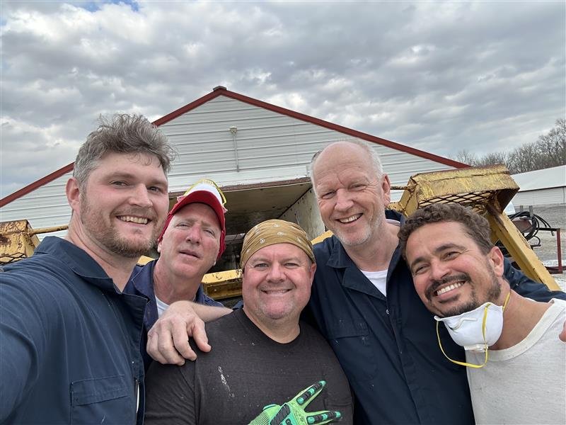 Hybrid in Action: Working Side by Side for Strong Breeder Performance