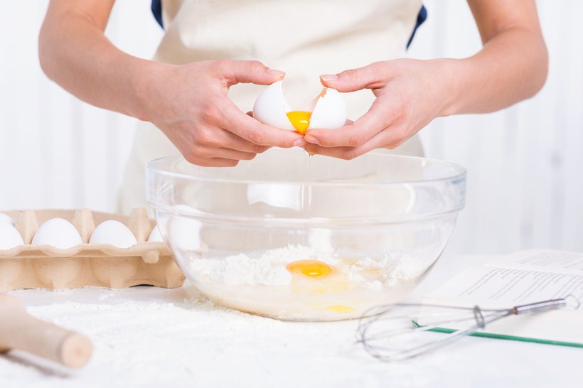 Cracking myths, cracking eggs